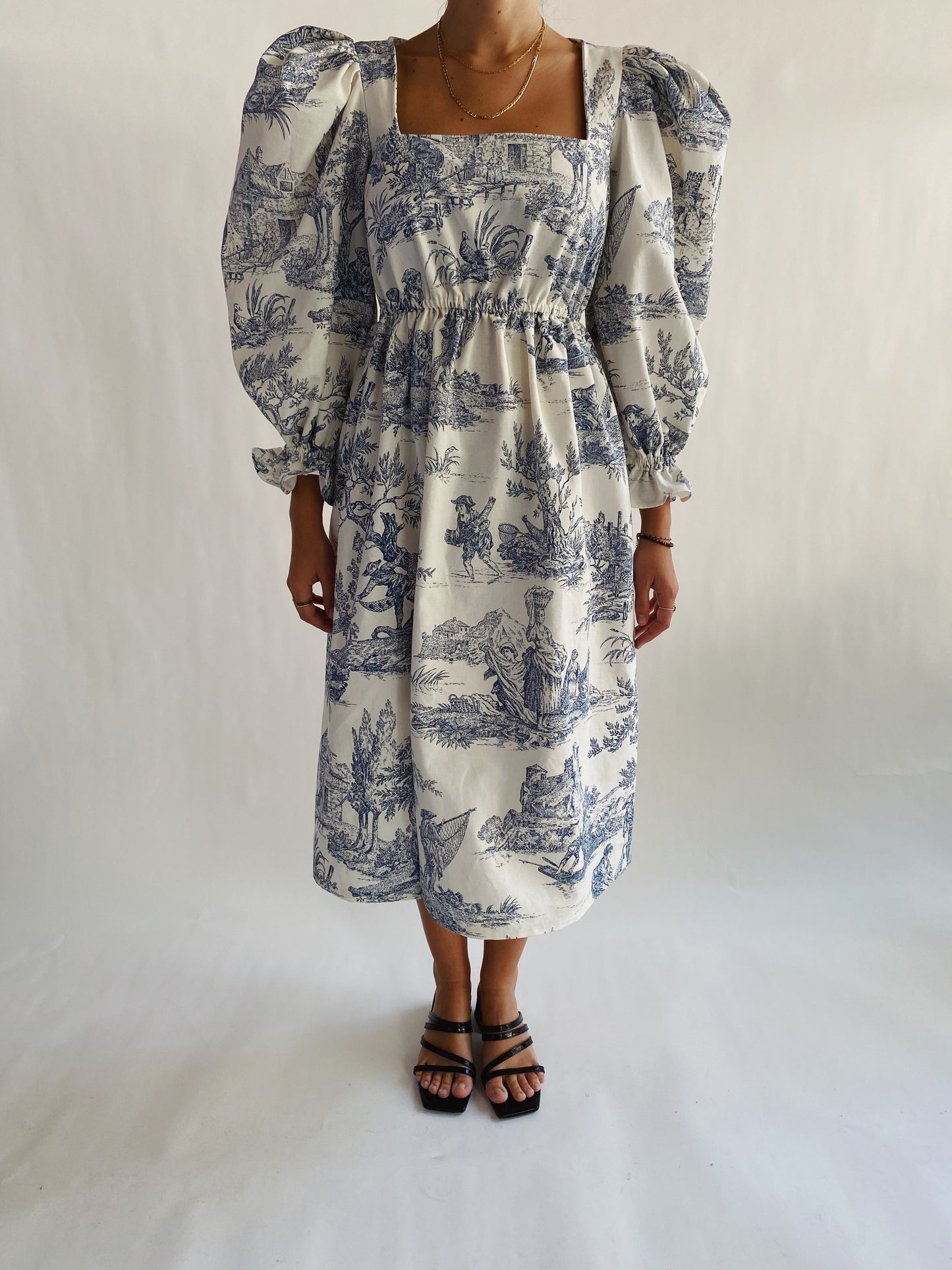 Robe Adélaïde Jouy