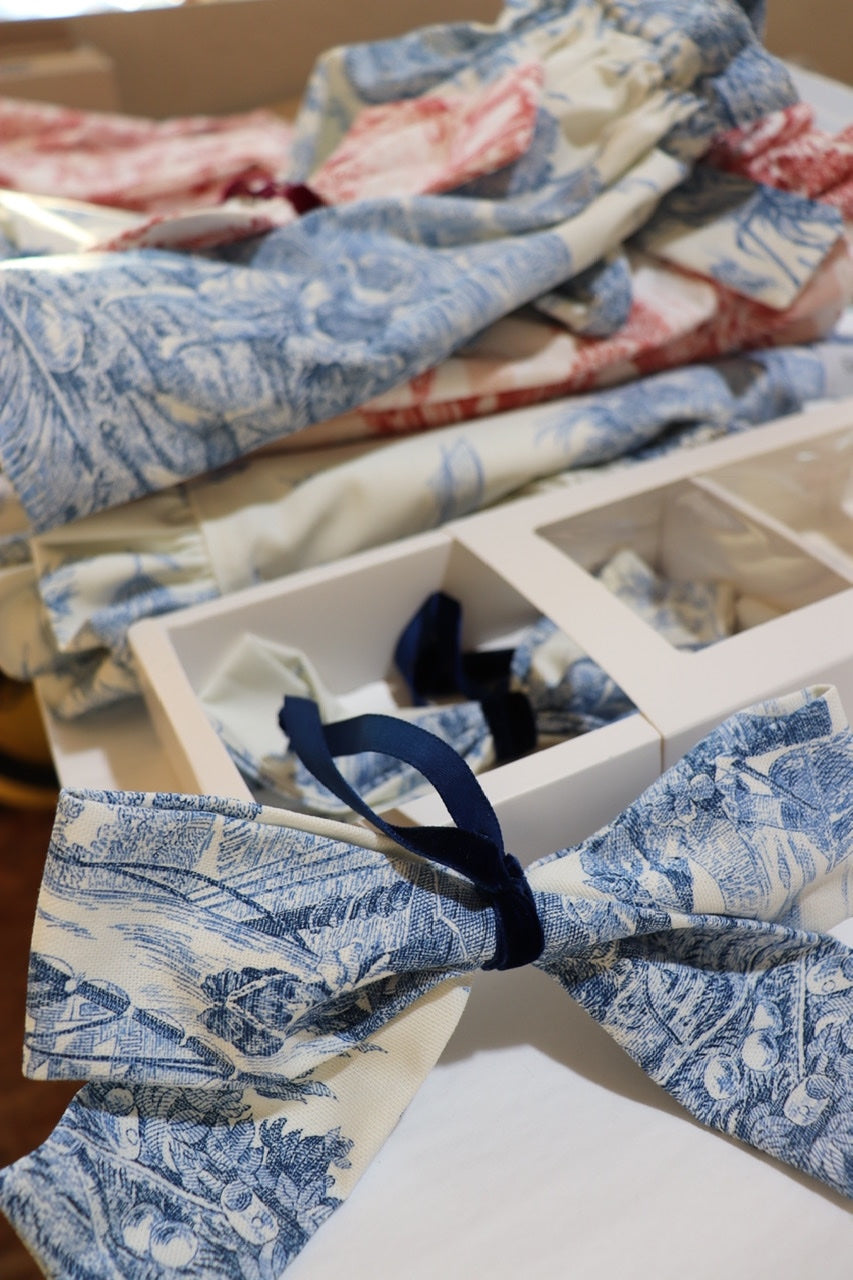 Noeuds de sapin (bleus ou rouges)